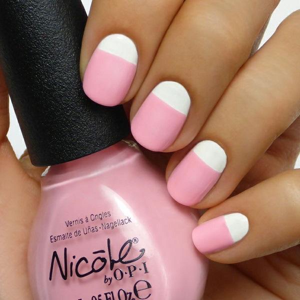 uñas cortas acrilicas con rosa y blanco