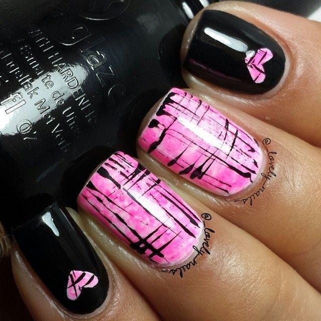 decoracion de uñas rosadas con negro
