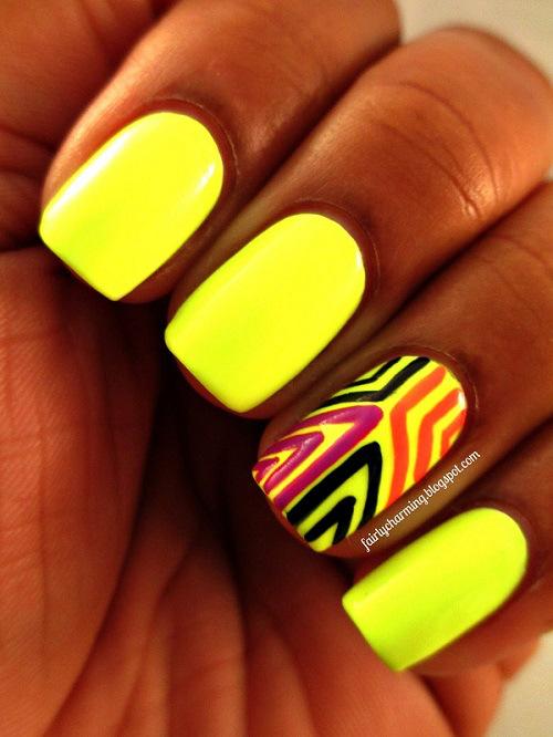 uñas amarillo de neon