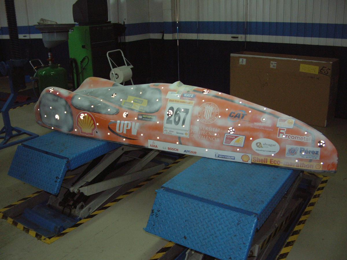 Escaneado 3D de la carcasa superior del vehiculo