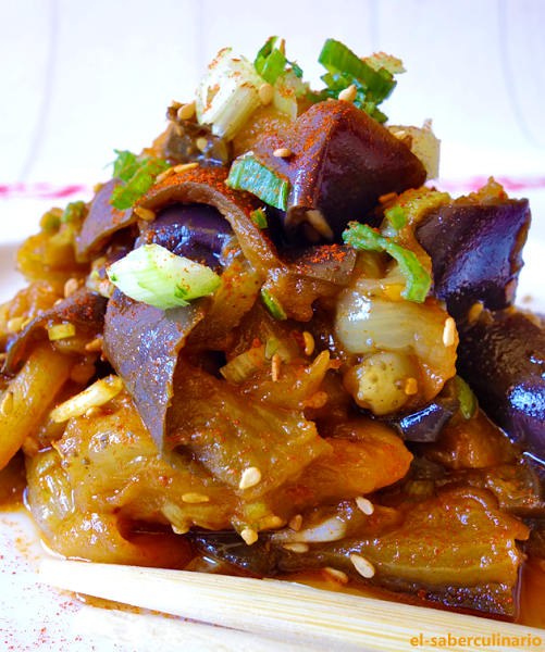 Berenjenas horneadas y marinadas en soja | Receta Coreana