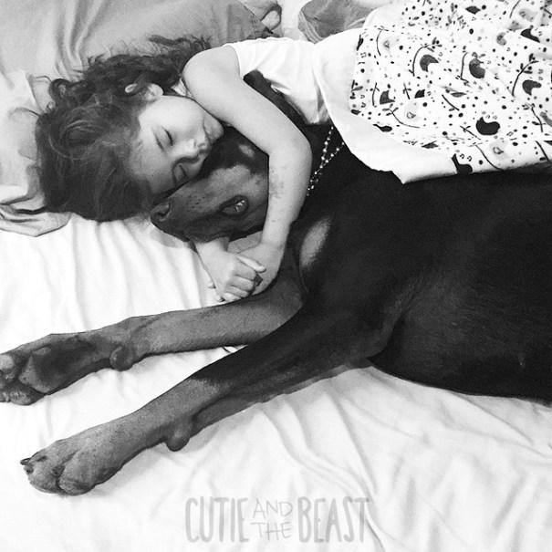 Cutie-y-la-bestia-perro-girl-seana-doberman-100