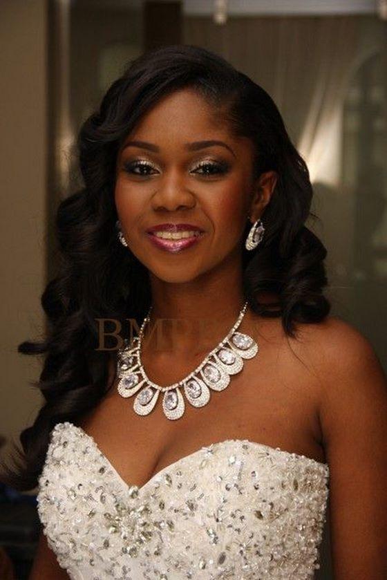 caida de cabello de novia largo y ondulado