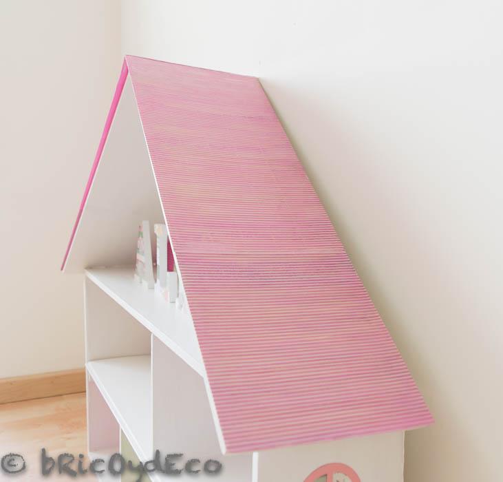 casa-de-muñecas-hecha-con-una-caja-de-madera