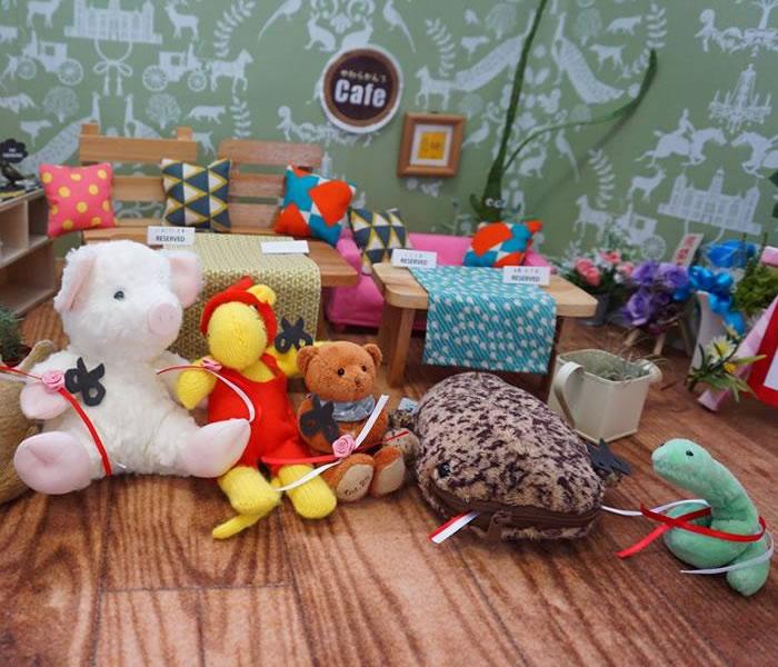 cafe-peluches-02