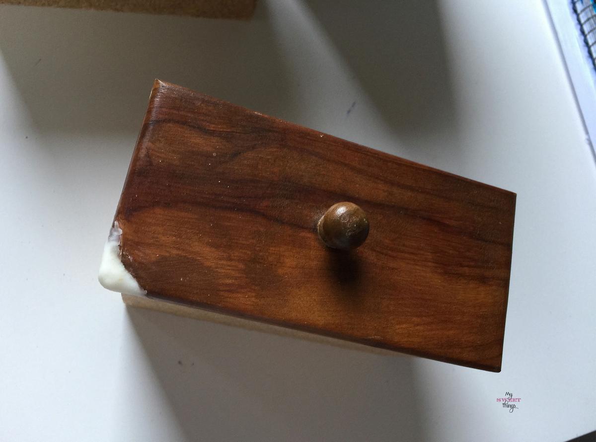 Shabby Wooden Jewelry Storage