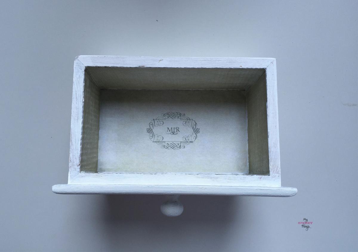 Shabby Wooden Jewelry Storage