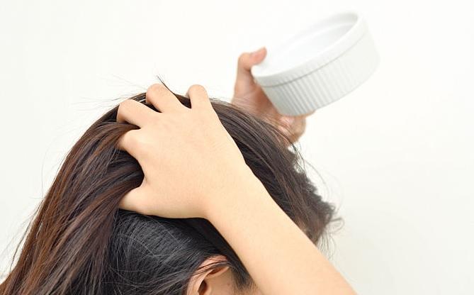 aplicar miel al cabello