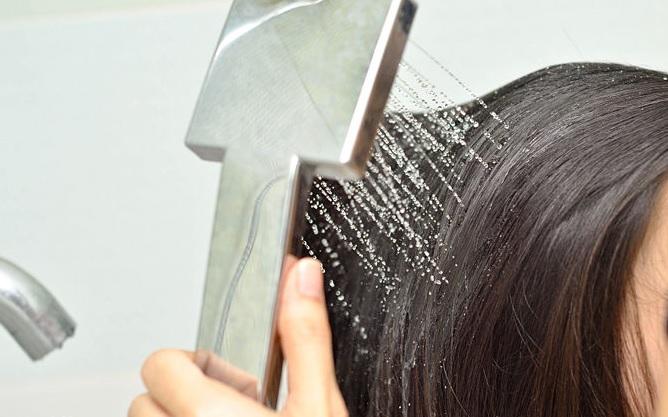 quitar miel del cabello