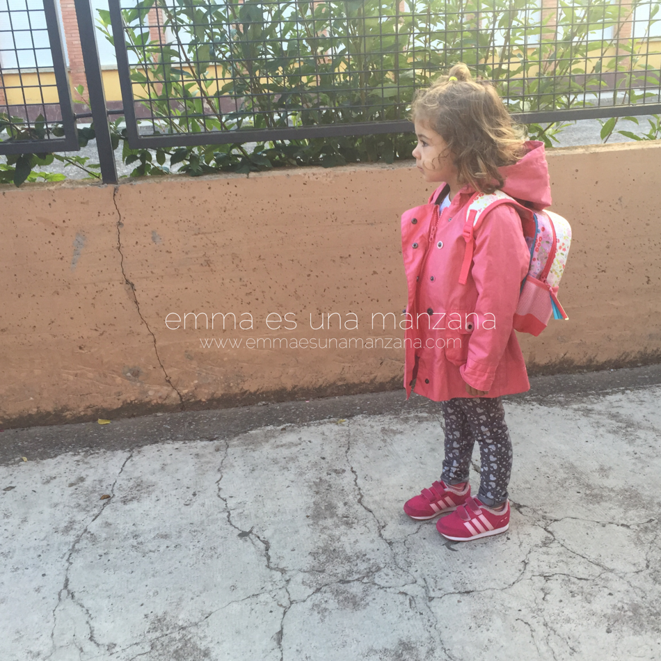 Emma en su primer día de colegio - Primero de Infantil