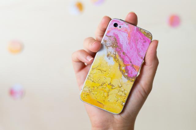 Marmolado con spray DIY by "I am a Mess Blog"