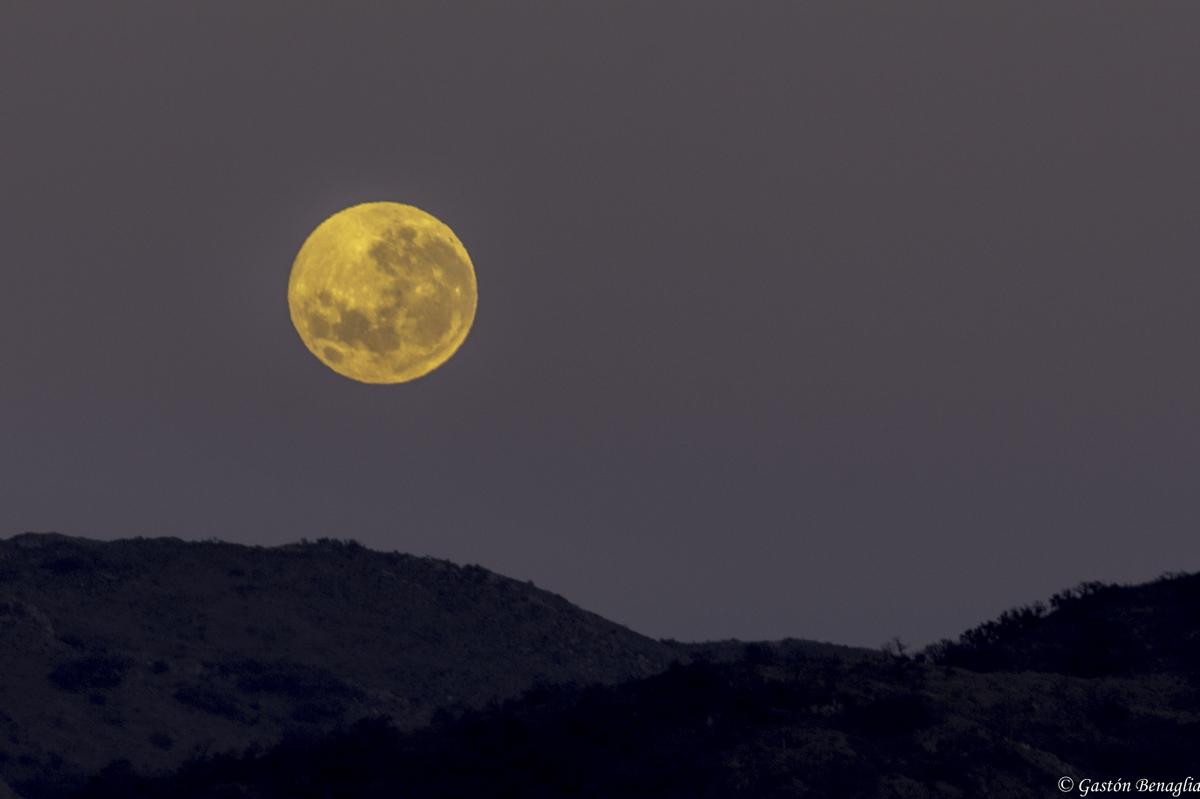 Amanecer con Luna Llena
