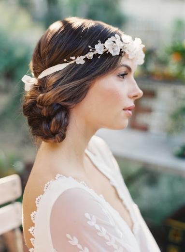 Peinados para Novias con Tocado de Flores 7