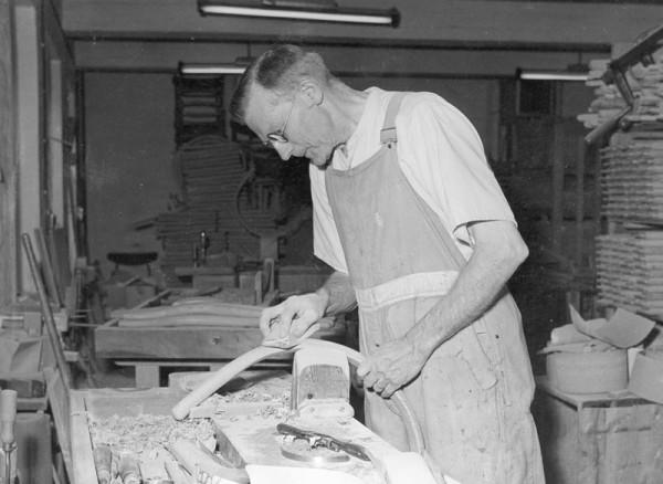 Fabricacion-artesanal-silla-Ch24