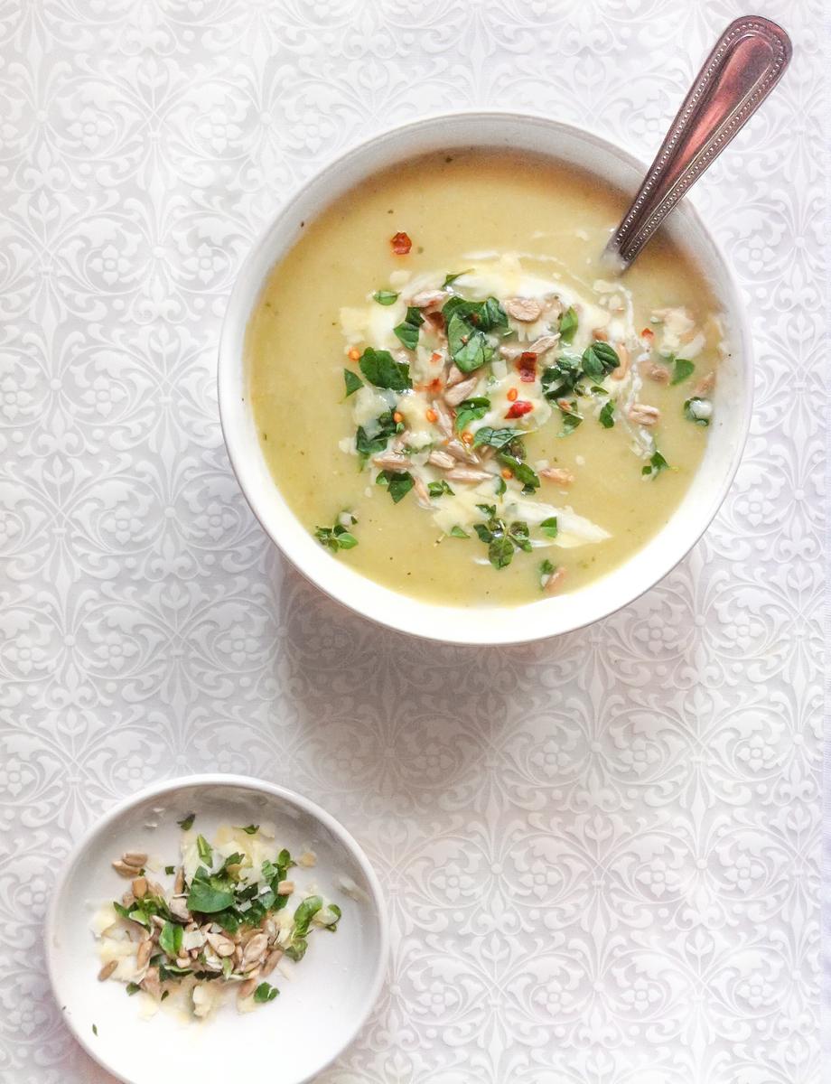 sopa de apionabo e hinojo