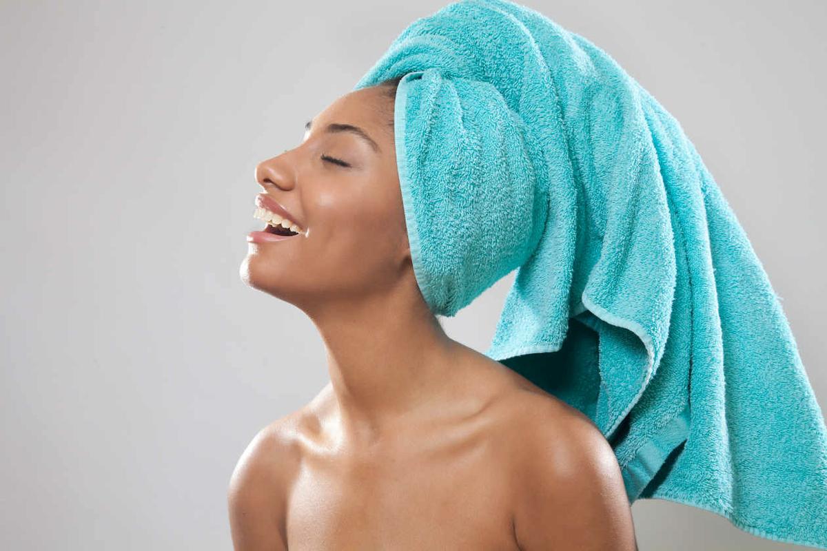 turbante en el cabello