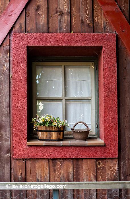 Arquitectura tradicional en la Pradera de Navalhorno. Valsaín. Segovia. Castilla y León. España, 2011 © Javier Prieto Gallego;