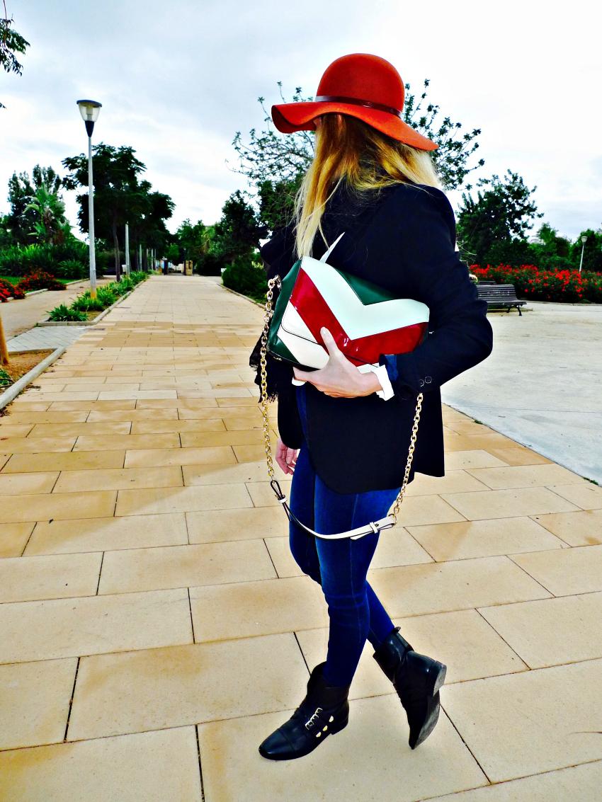 Maroon Hat And Black Boots paula casielles 5