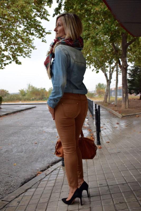 Cropped jeans and tartan