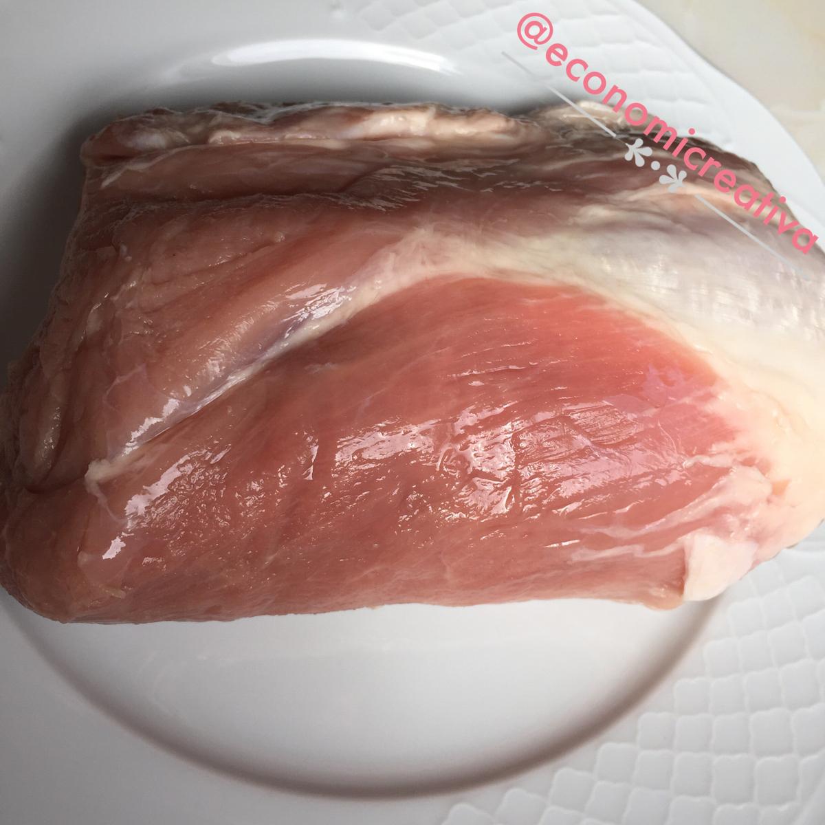 Lomo con salsa de verduras y frutos secos - La carne