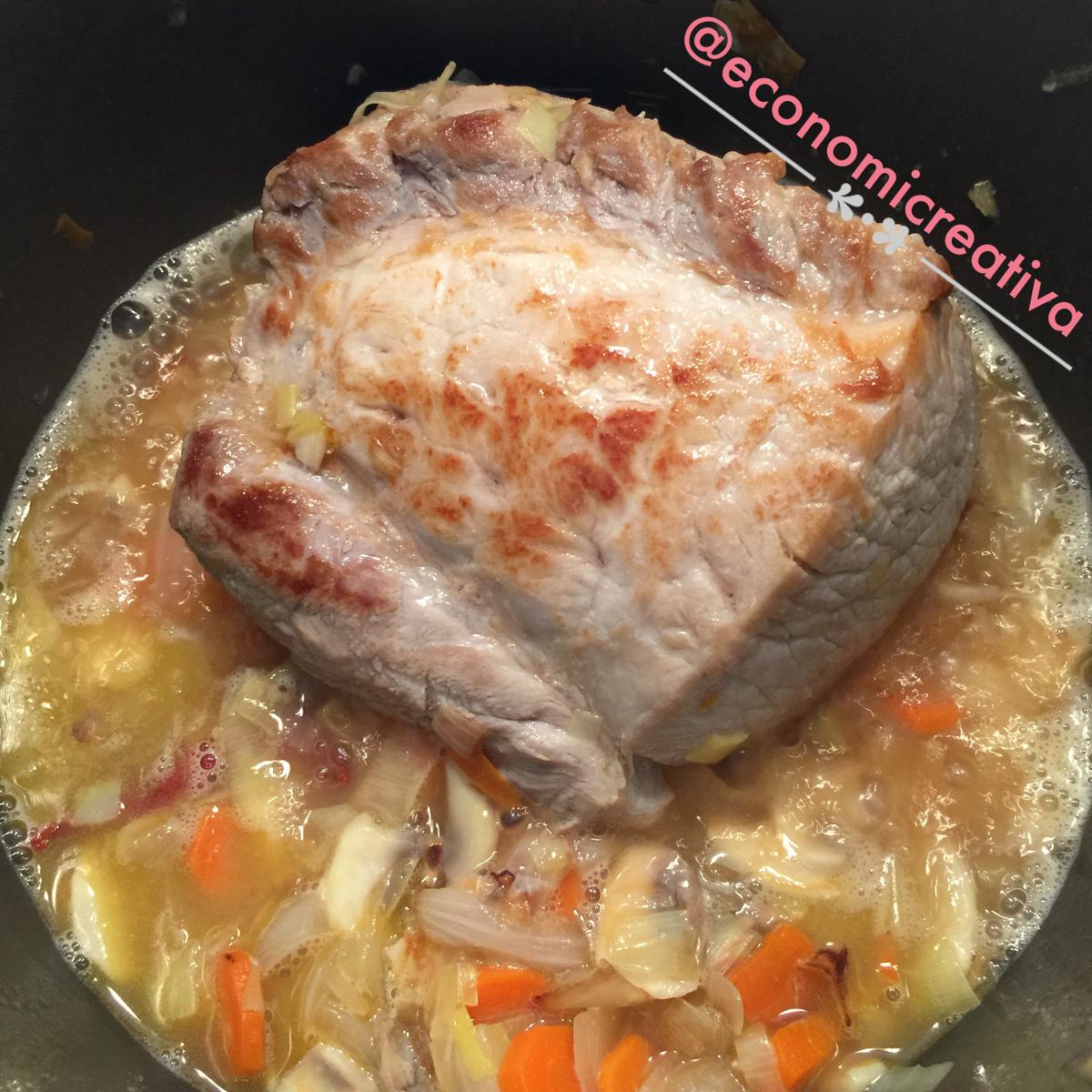 Lomo con salsa de verduras y frutos secos (en olla) - Lista para sacar la carne