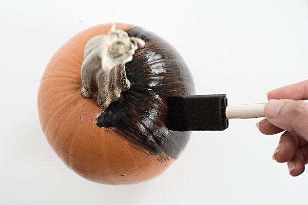 4 DIYs para decorar calabazas con nuestros hijos