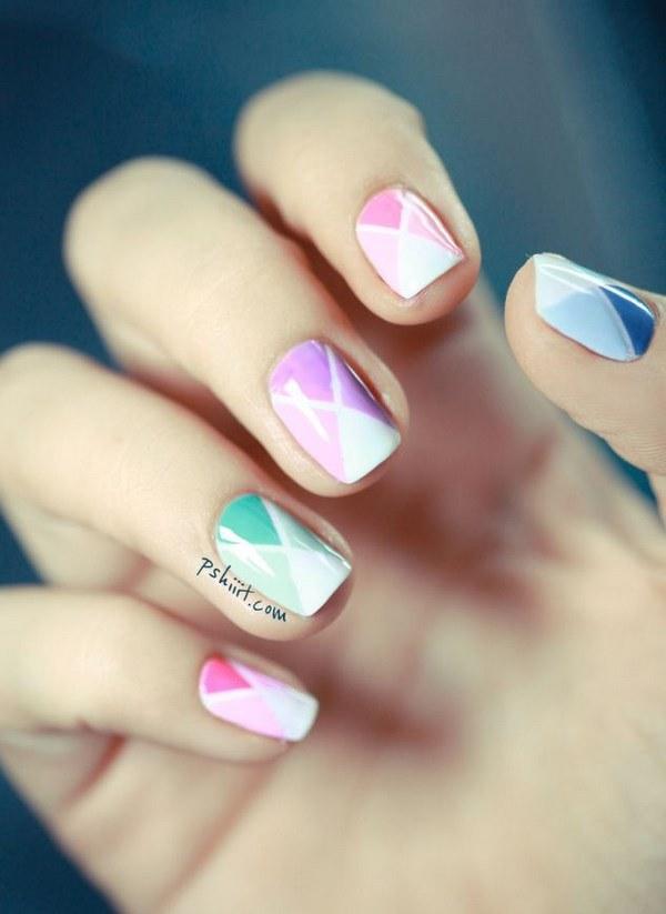 uñas con formas triangulares