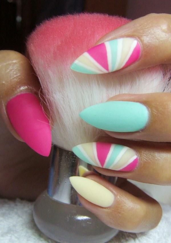 uñas esculpidas tono pastel