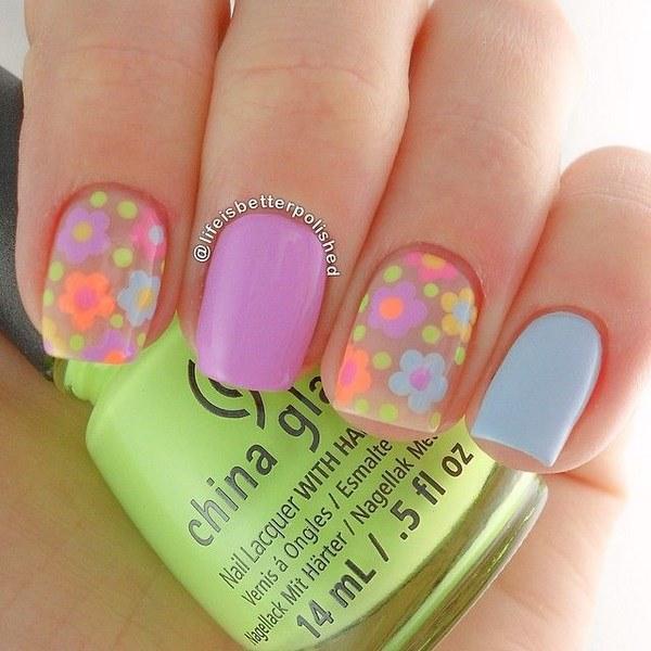 uñas pastel decoradas con flores