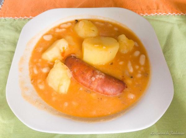 Alubias blancas con patatas y chorizo