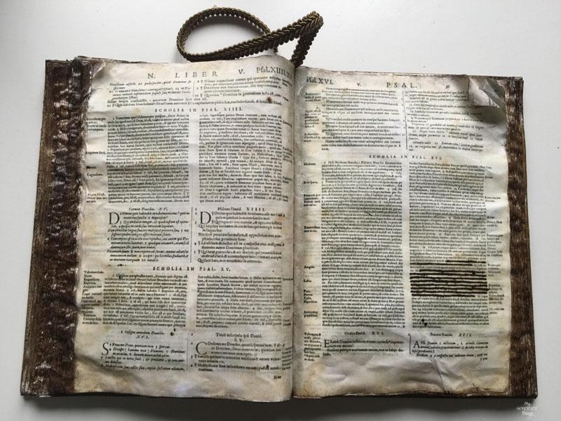 Fake Old Codex | Old Bible | Via www.sweethings.net