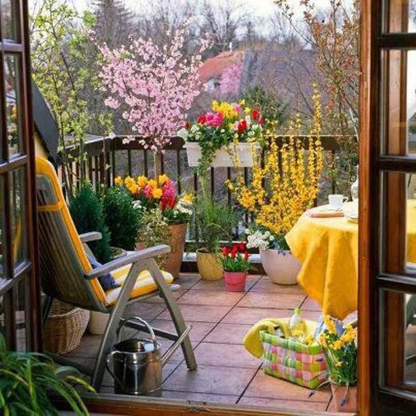 decorar pequeña terraza con colores