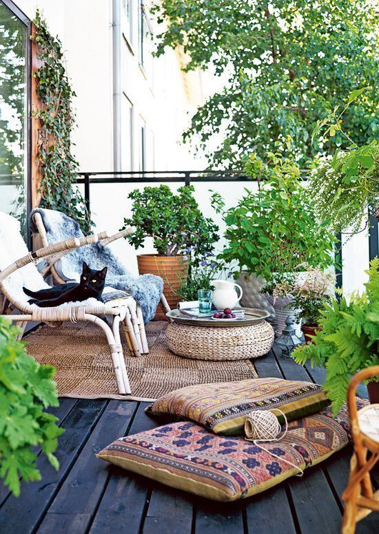 Decorar balcon con flores y plantas. Decorar una terraza pequeña