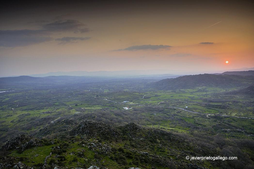 Panorámica desde el Castillo de Trevejo. Sierra de Gata. Extremadura. España. 2007 © Javier Prieto Gallego