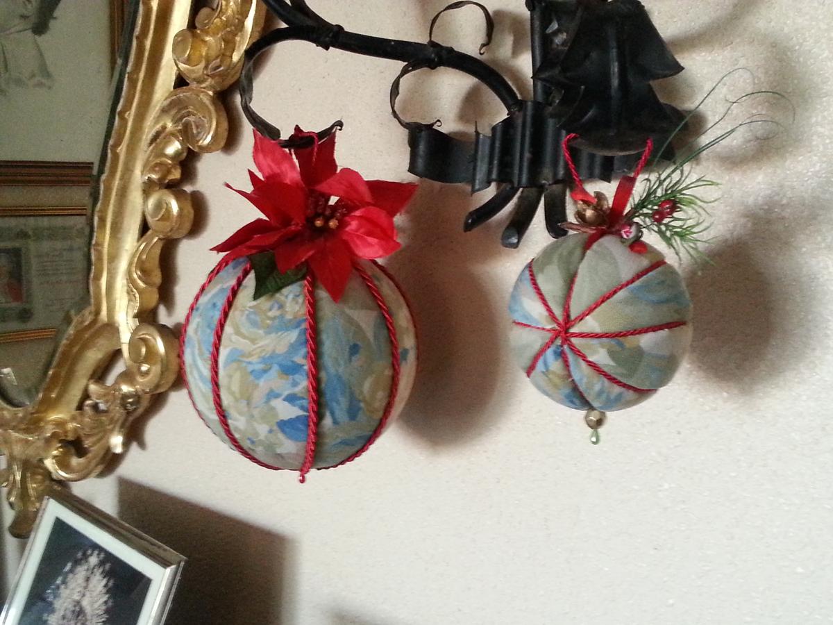 Bolas de navidad forradas de tela