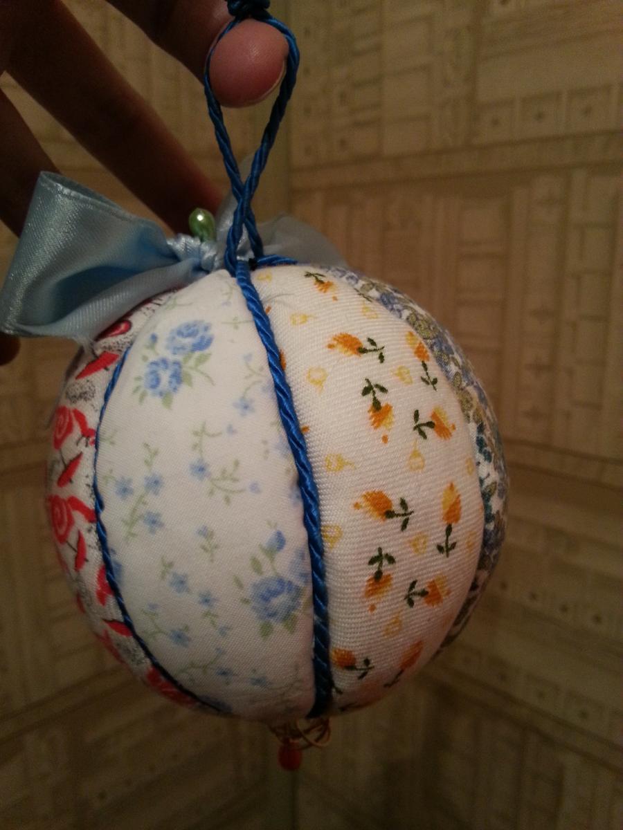 Bolas de navidad forradas de tela