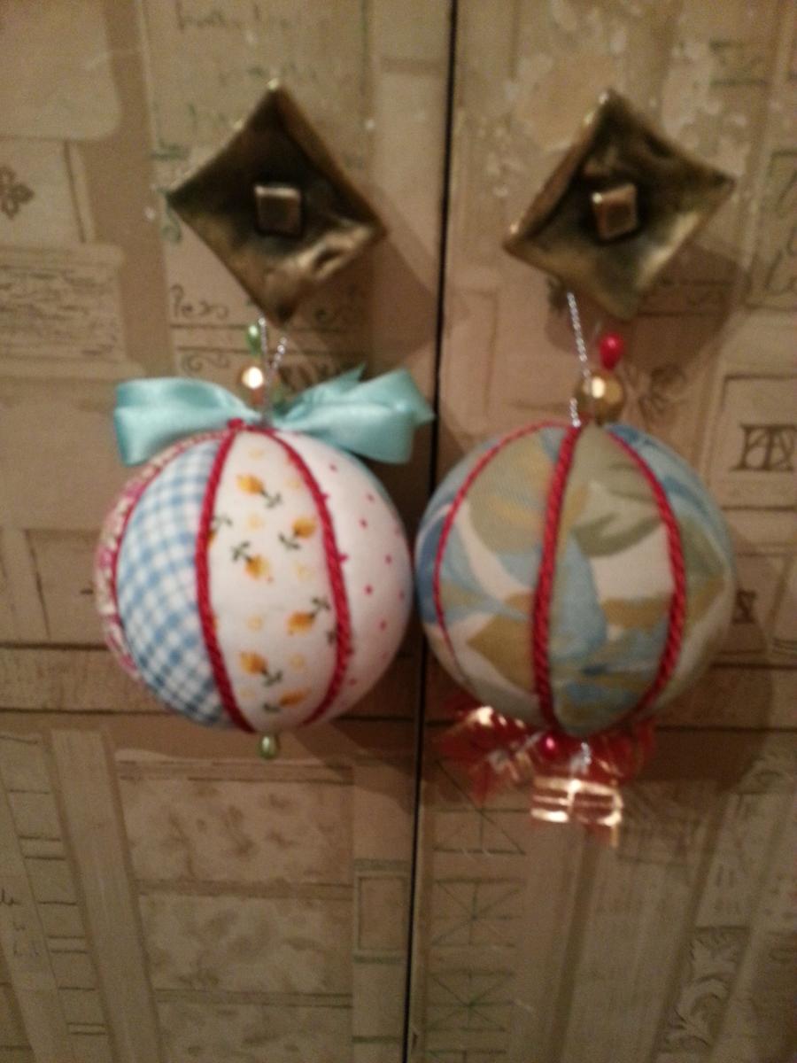 Bolas de navidad forradas de tela