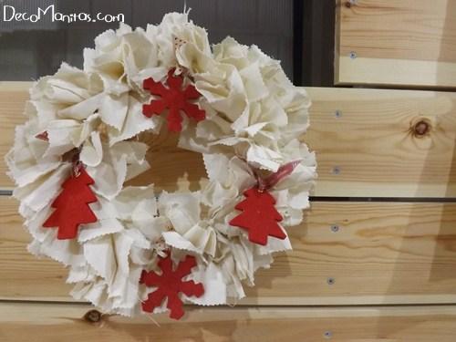 Manualidades navideñas cómo hacer una corona de Adviento DIY 11