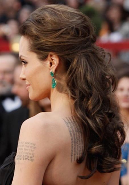 peinados-pelo-rizado-nochevieja-semirecogido-elegante