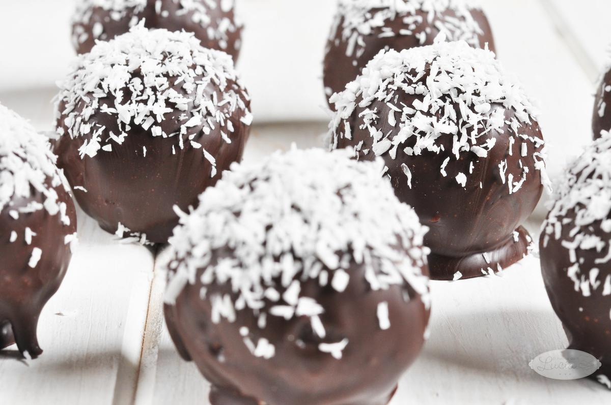 Bolitas de coco y chocolate