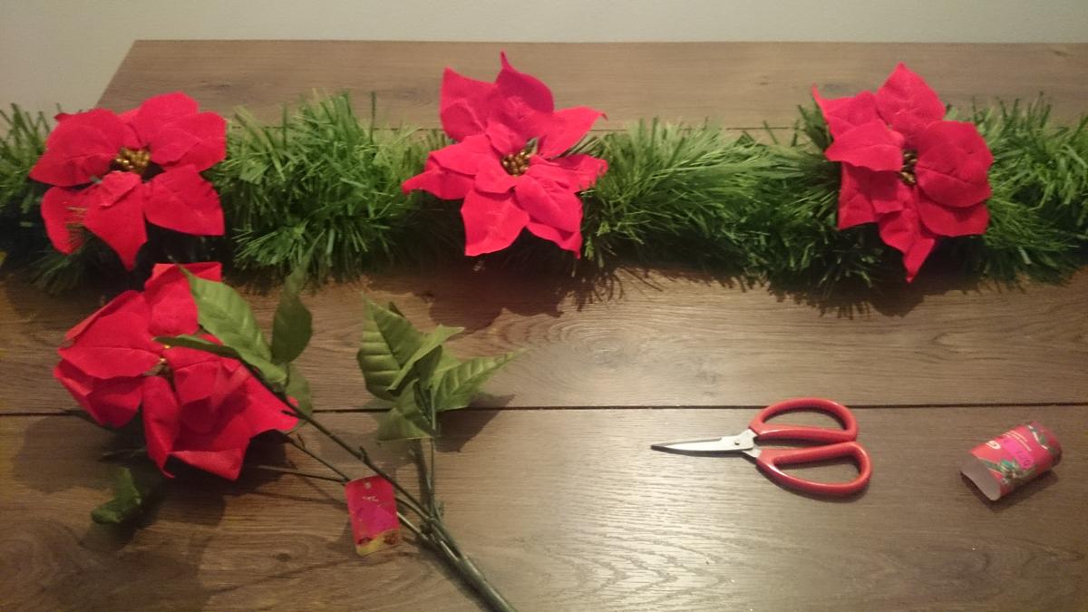 mesadenavidadrojoyverde-ponerflor