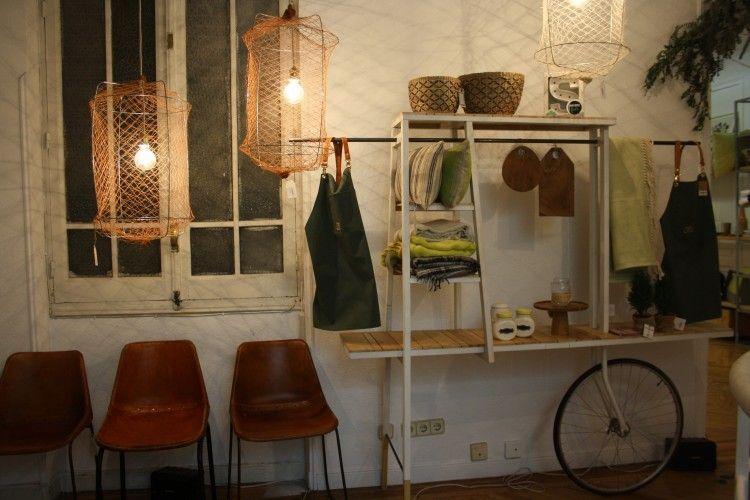 carro-expositor-con-ruedas-the-hovse-pop-up