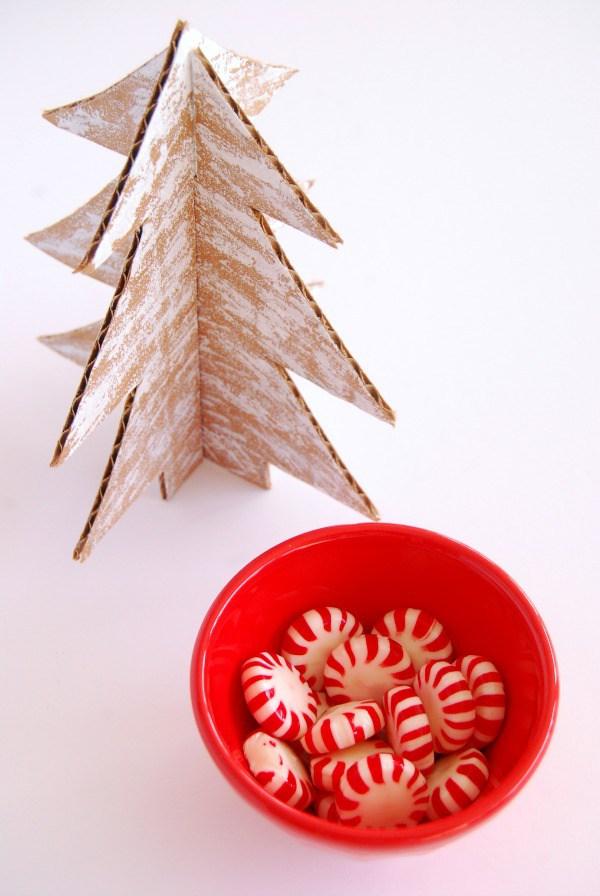 arbol de Navidad de cartulina bol rojo
