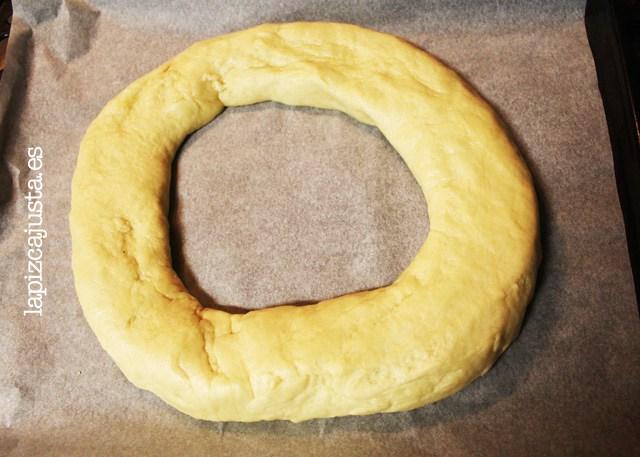 darle forma al roscón de reyes
