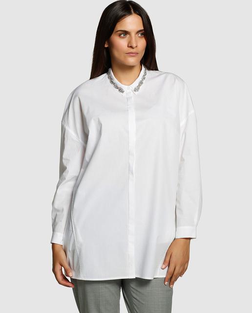 Blusas con cuello pedrería