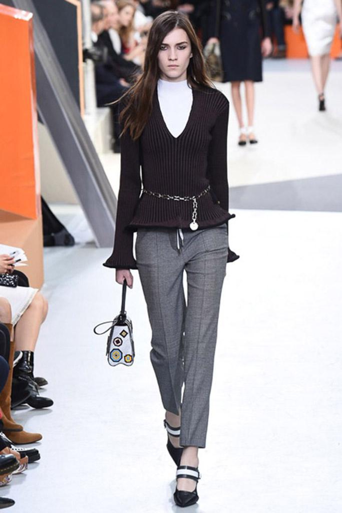 pantalones grises tendencia