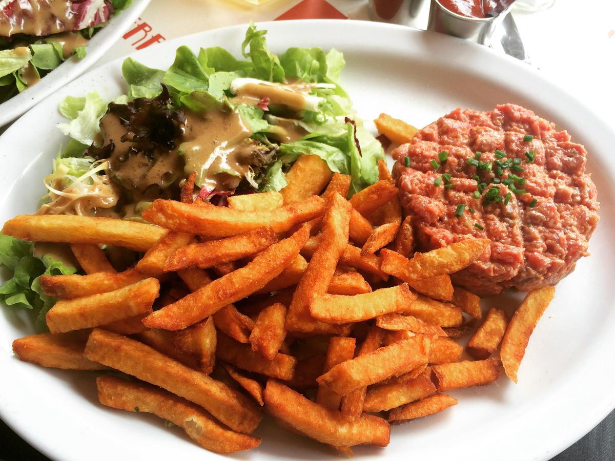 Steak Tartare en La Belle Ferroniere en Paris.