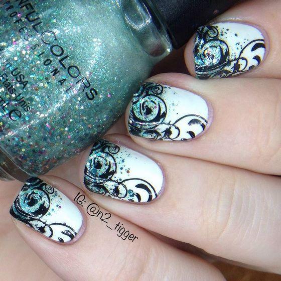 sencillo diseño de uñas estampadas