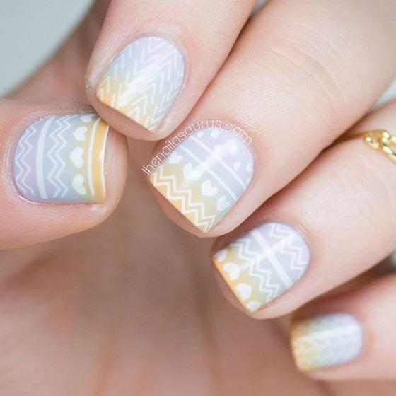 decoracion de uñas con corazones estampados