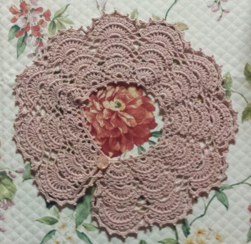 cuello crochet rosa1